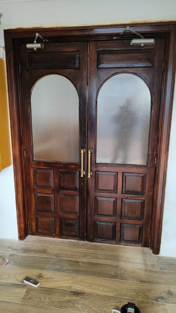 תיקון דלתות כניסה